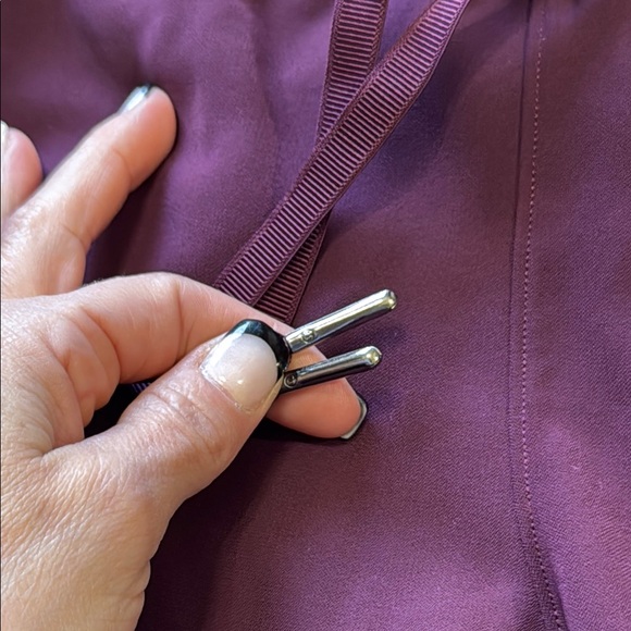 Lululemon NWOT SZ4  Jogger Pants - Picture 2 of 7